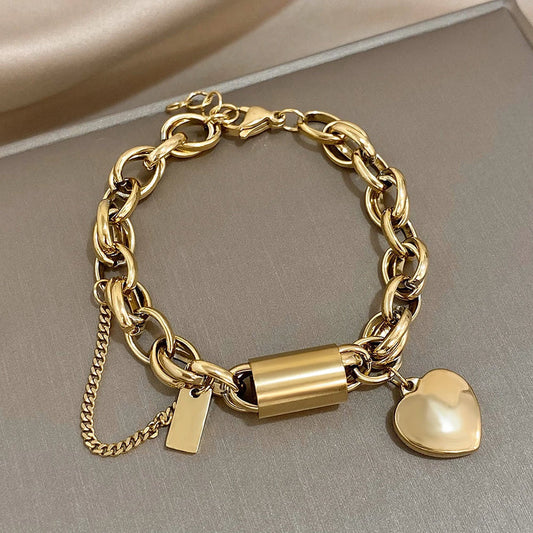 Bracelet Doré avec Breloque Cœur