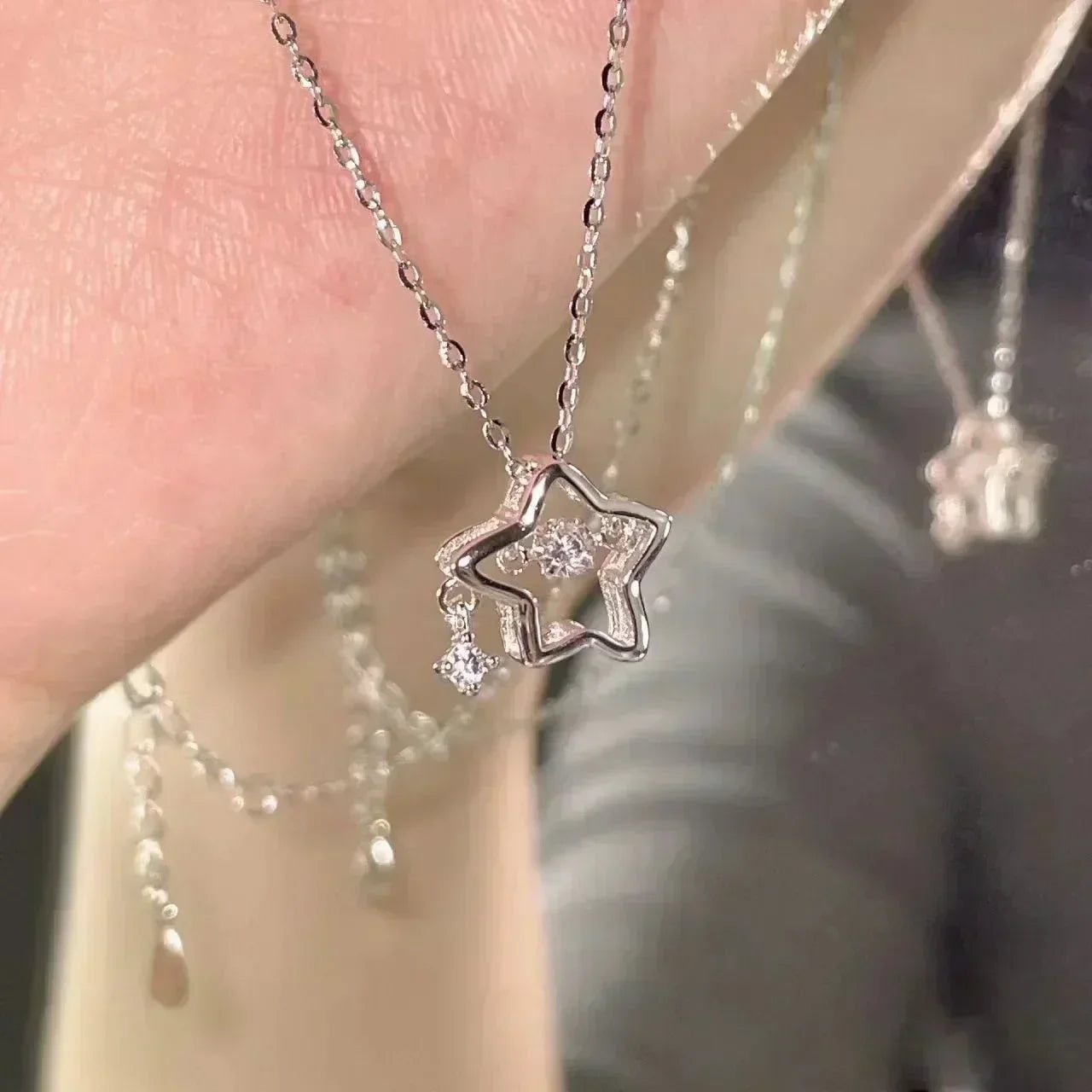 Collier avec Pendentif Floral Ondulé Argenté