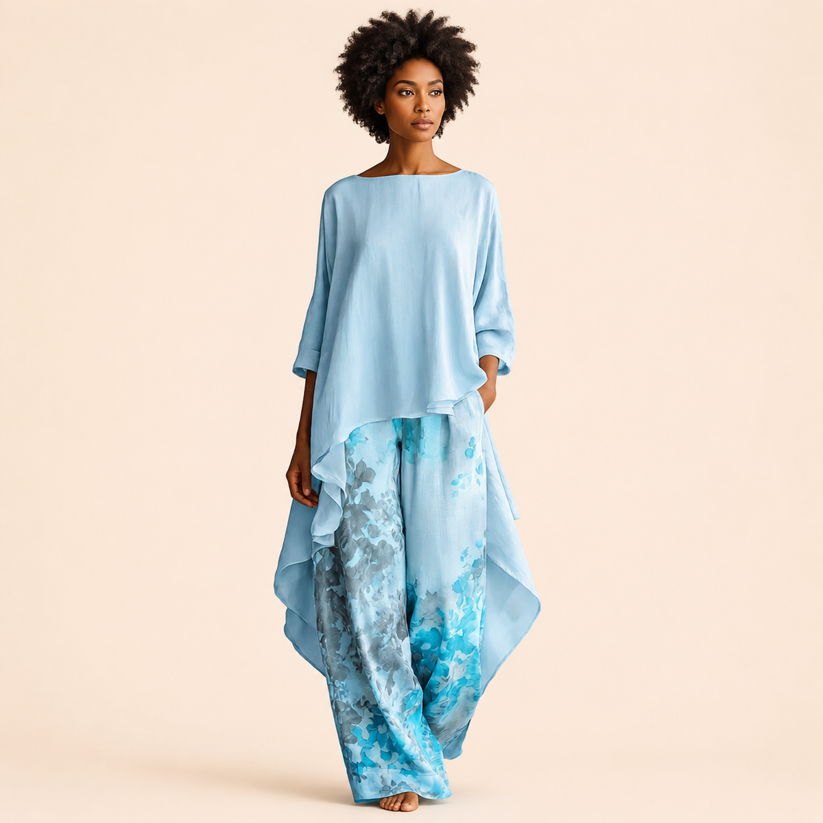 Ensemble fluide floral Ginevra bleu sur fond beige