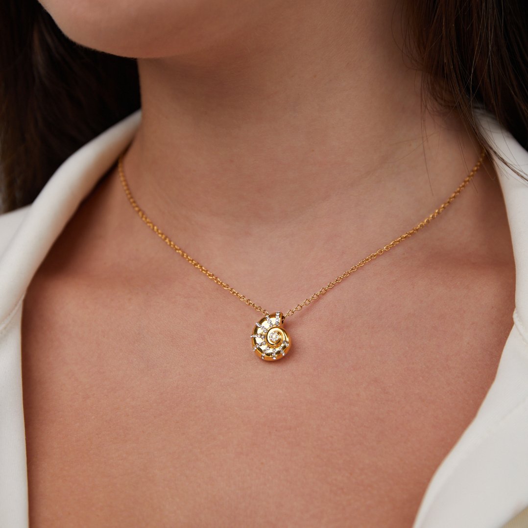 Collier avec Pendentif Coquillage et Cristal