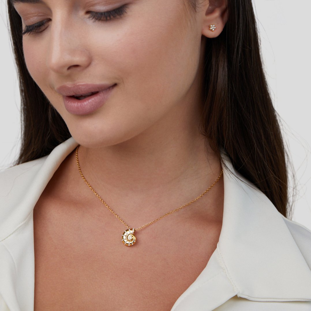 Collier avec Pendentif Coquillage et Cristal