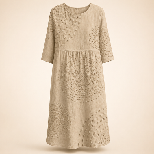 Robe sable à motifs ton sur ton sur fond beige