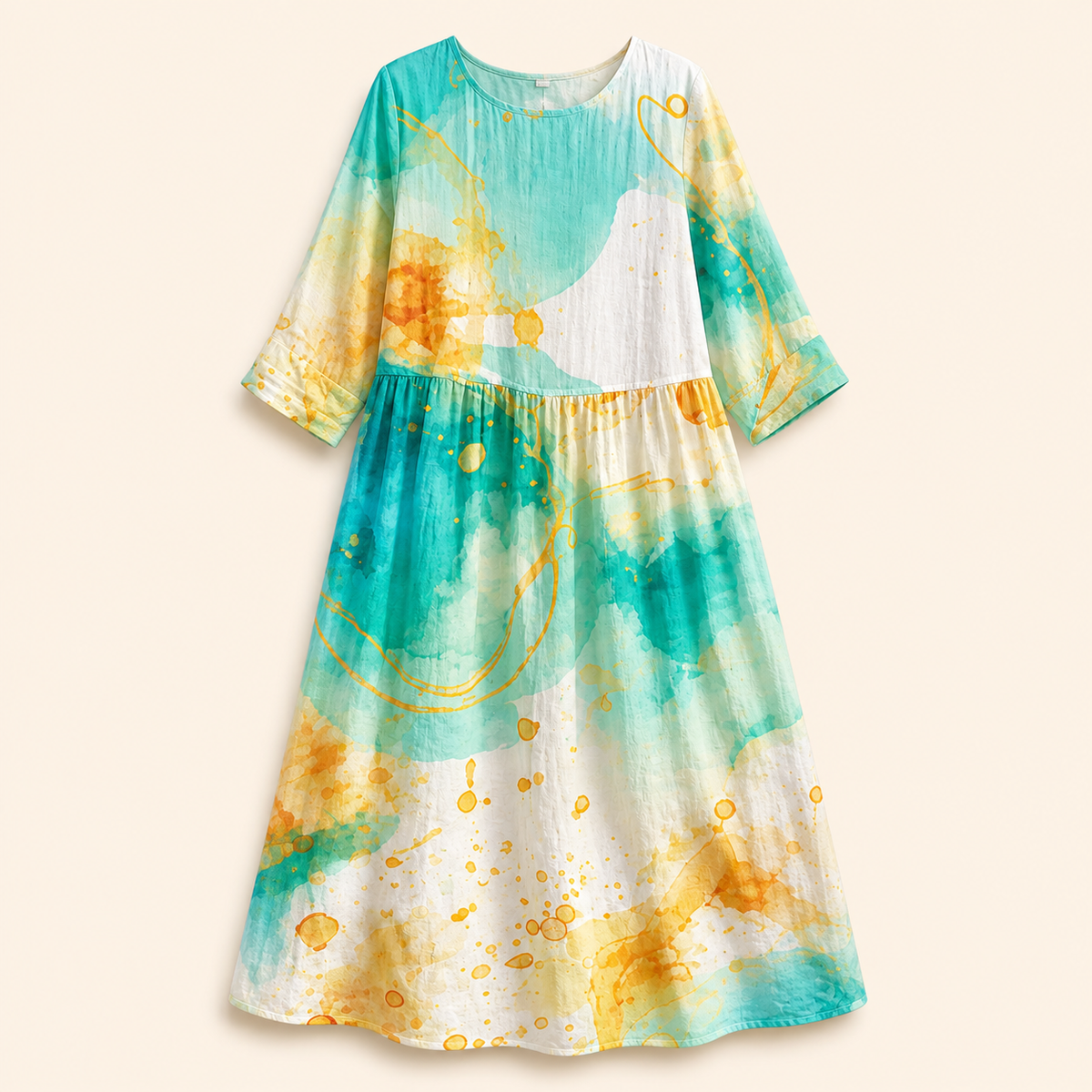 Robe turquoise aux éclats dorés sur fond beige