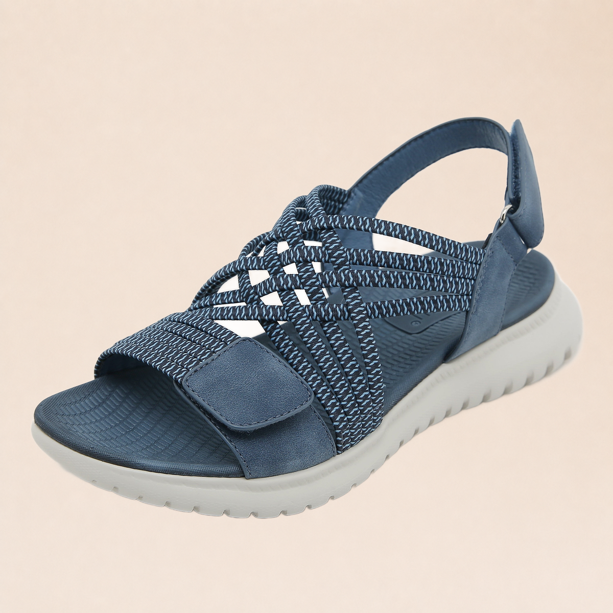 Soline sandales sport-chic sur fond beige