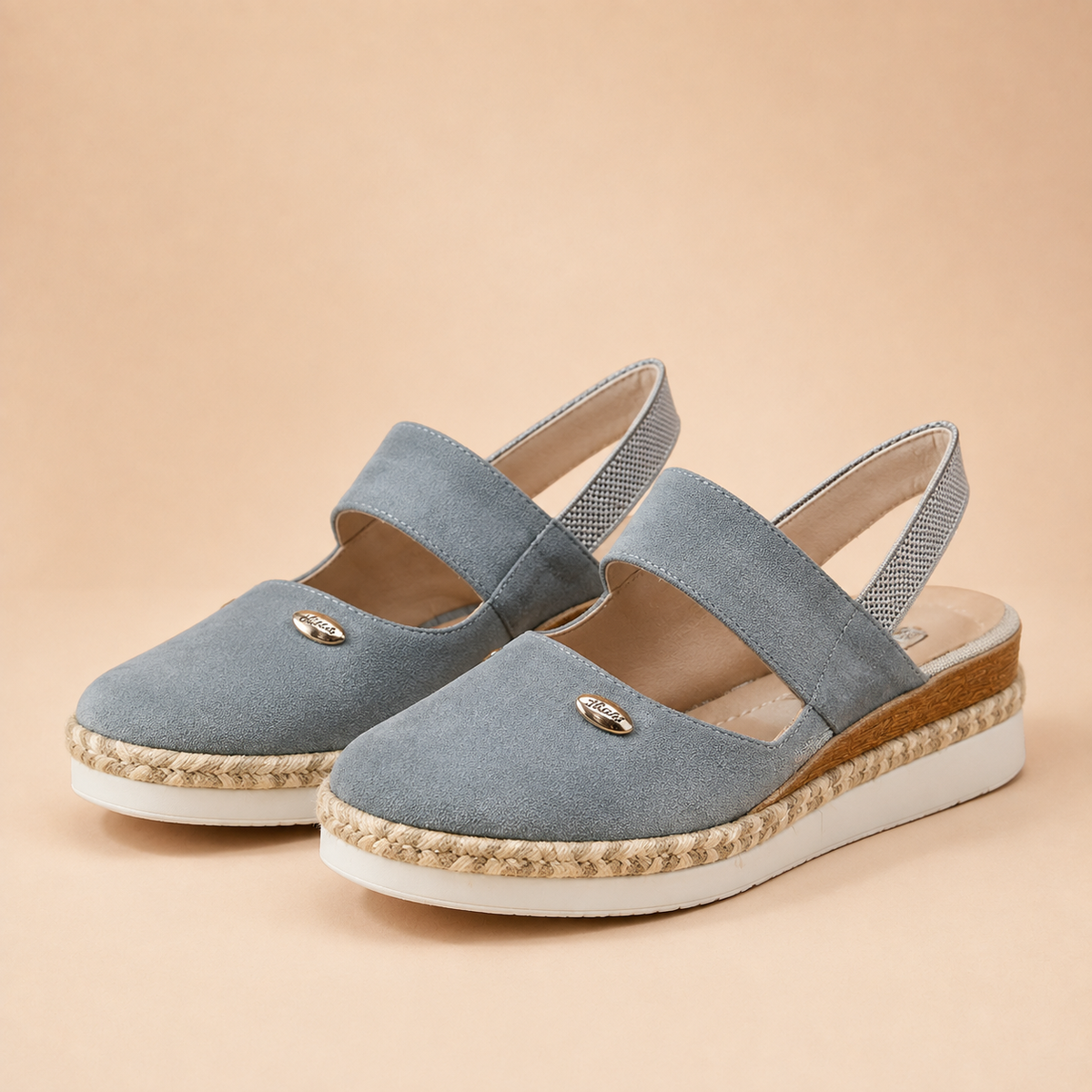 Brenda | paire de chaussures sur fond beige Verlanden