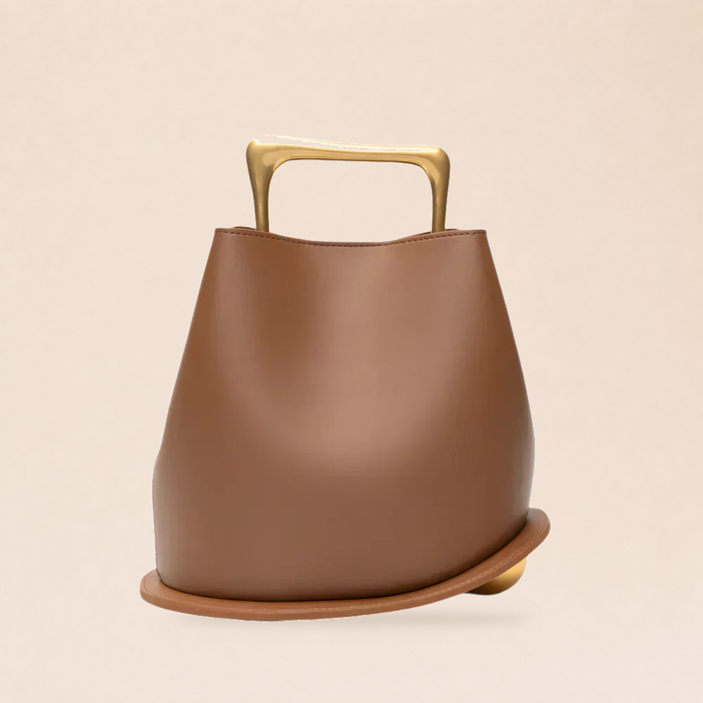 Sorelle | Sac au Design Sculptural sur fond crème Verlanden